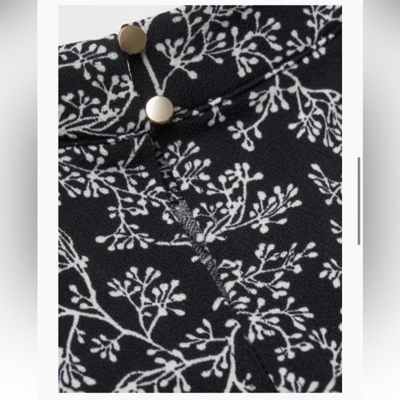 H&M stand up collar black and white printed top size XS sold out - Picture 2 of 6